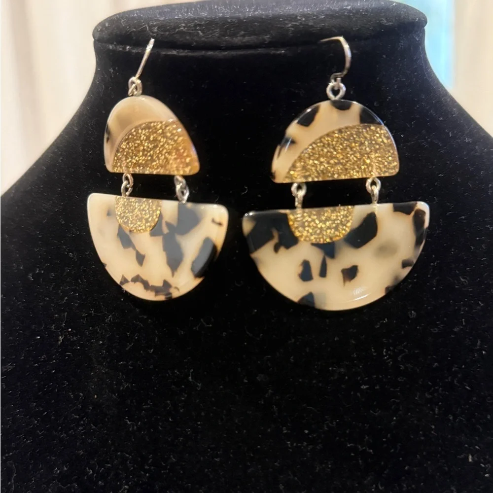 Tortoise‎ Shell and Gold Dangle Earrings